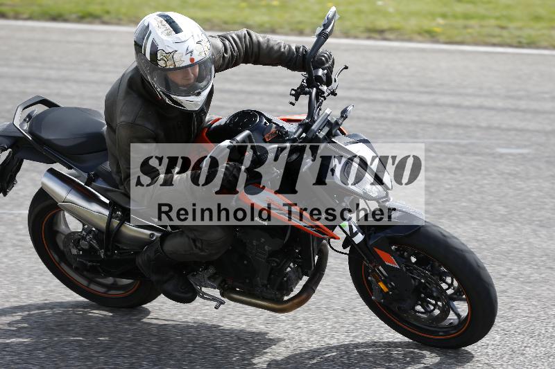 /Archiv-2025/10 23.04.2025 Cornu Master School ADR/gruen-vert/43